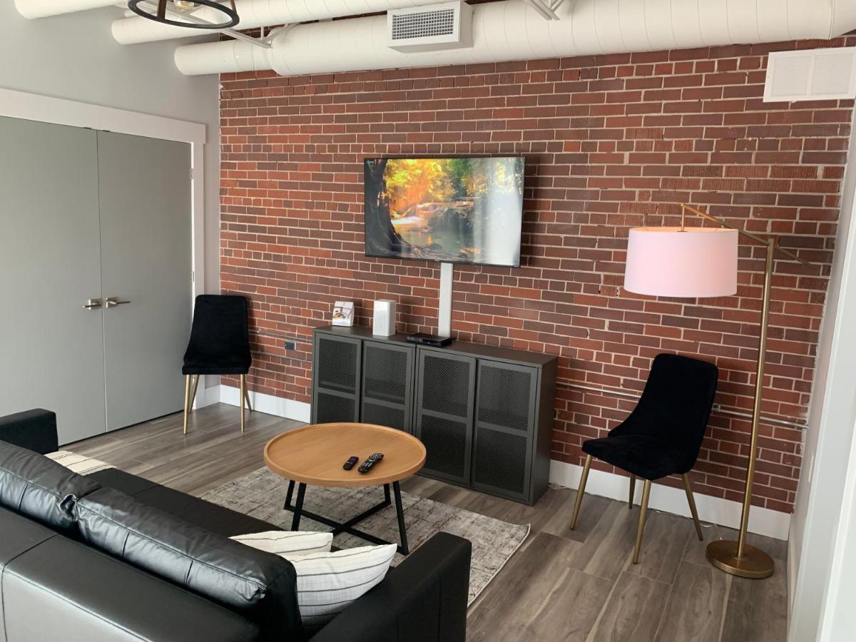 Station 1 By Terra Hospitality Aparthotel Moncton Bagian luar foto