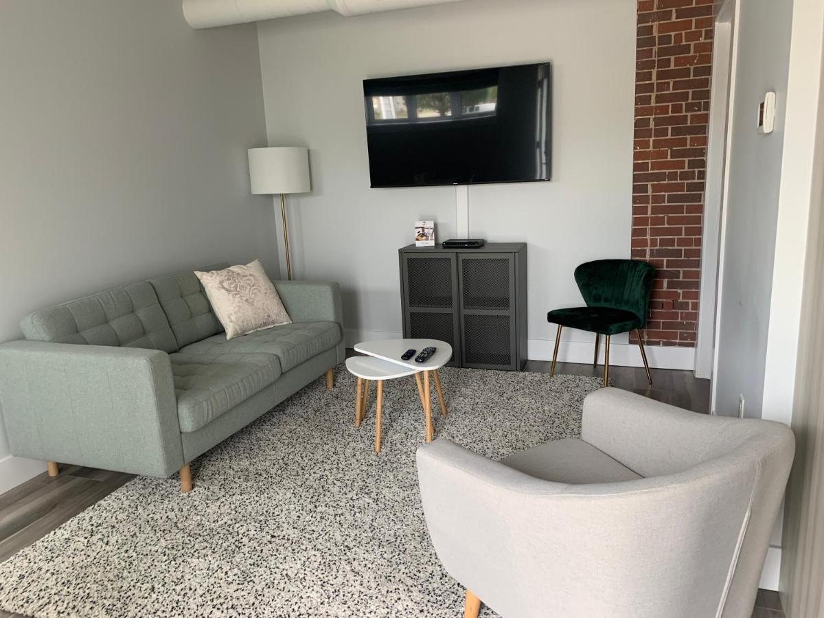 Station 1 By Terra Hospitality Aparthotel Moncton Bagian luar foto