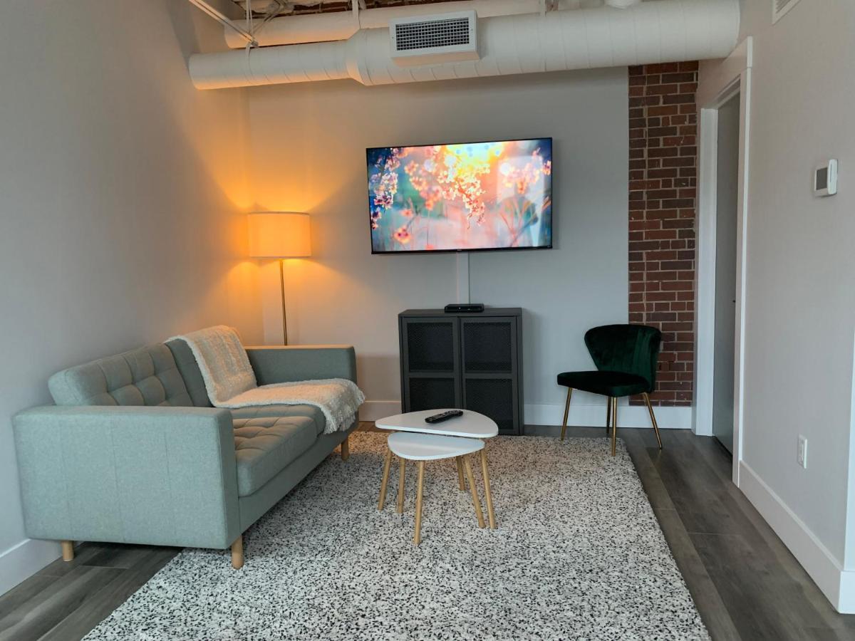 Station 1 By Terra Hospitality Aparthotel Moncton Bagian luar foto