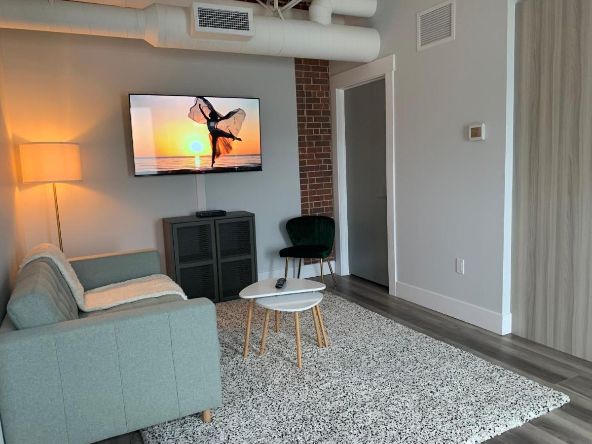 Station 1 By Terra Hospitality Aparthotel Moncton Bagian luar foto