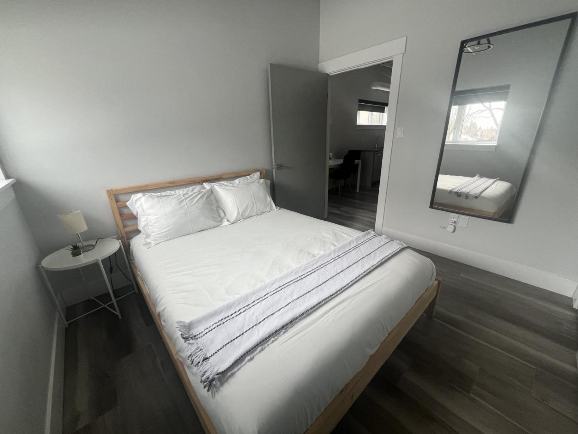Station 1 By Terra Hospitality Aparthotel Moncton Bagian luar foto
