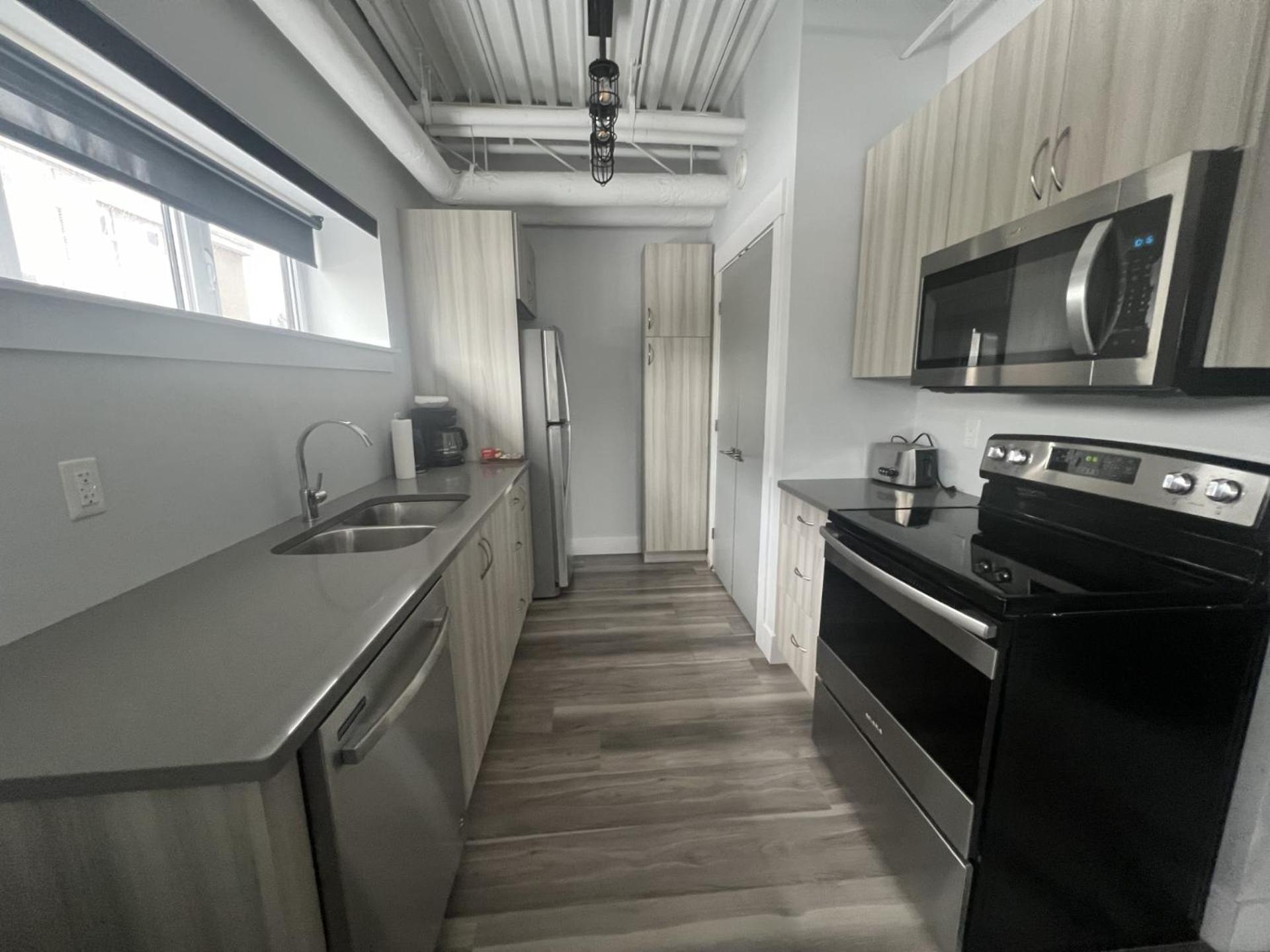 Station 1 By Terra Hospitality Aparthotel Moncton Bagian luar foto