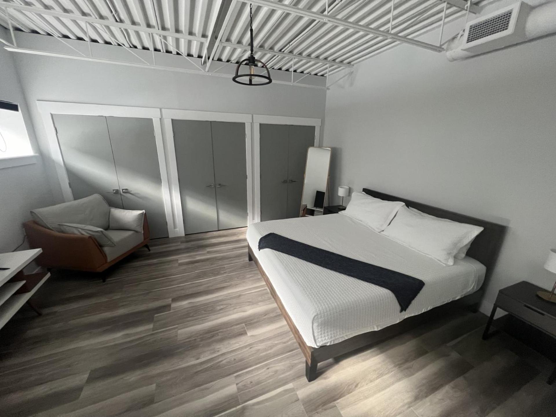 Station 1 By Terra Hospitality Aparthotel Moncton Bagian luar foto